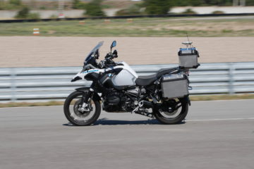 BMW shows off self-driving Motorcycle
