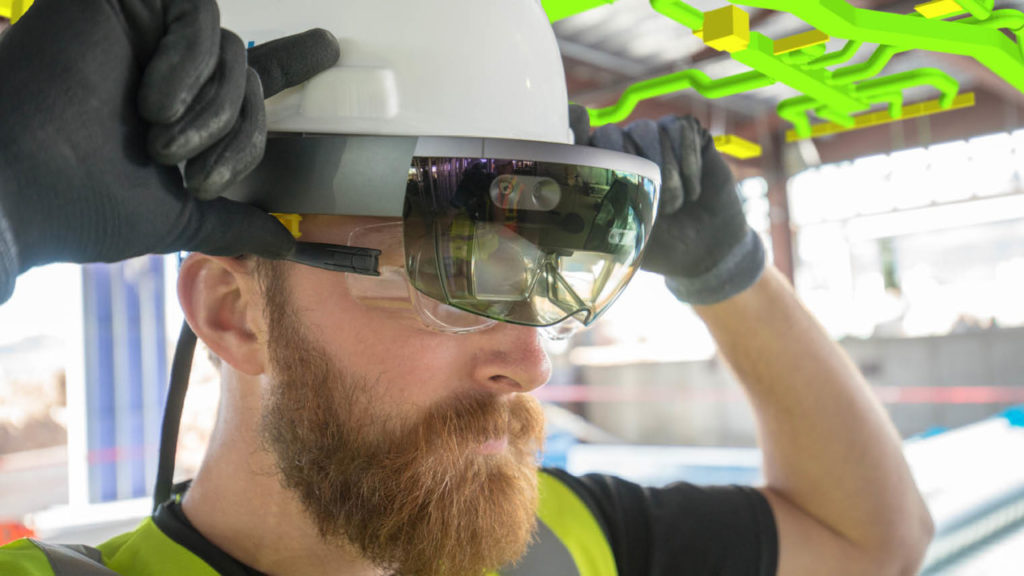 Why Microsoft uses Virtual Reality Headsets to Train Workers