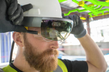 Why Microsoft uses Virtual Reality Headsets to Train Workers